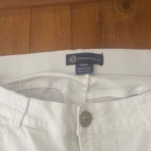 Democracy White jeans !!